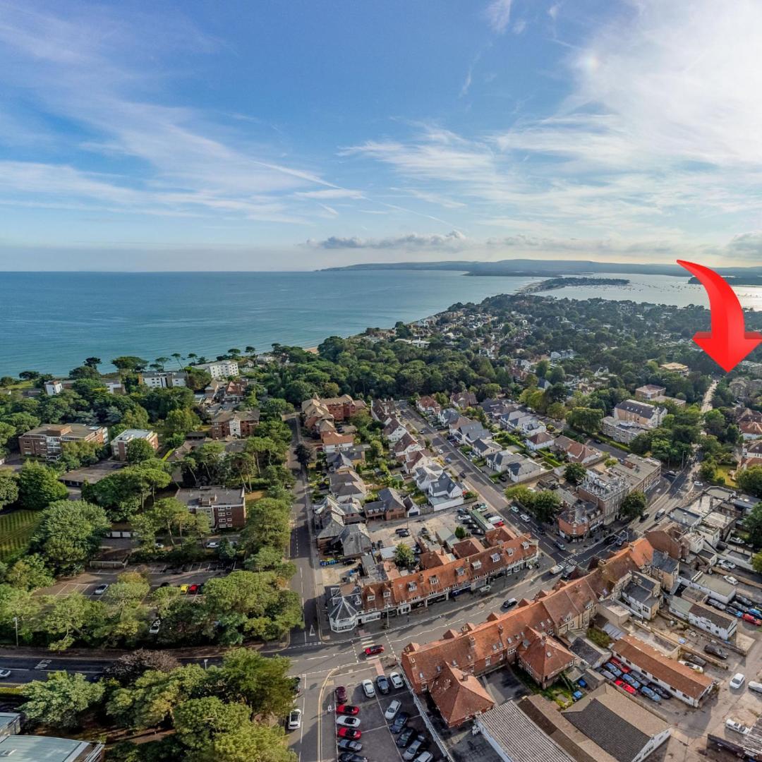 Apartment In Canford Cliffs Close To Sandbanks Beach Пул Екстериор снимка