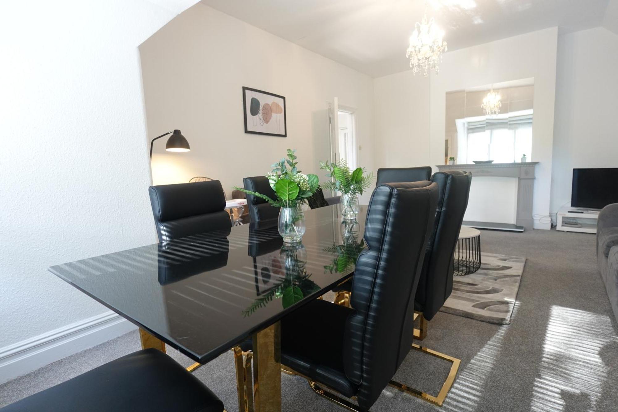 Apartment In Canford Cliffs Close To Sandbanks Beach Пул Екстериор снимка