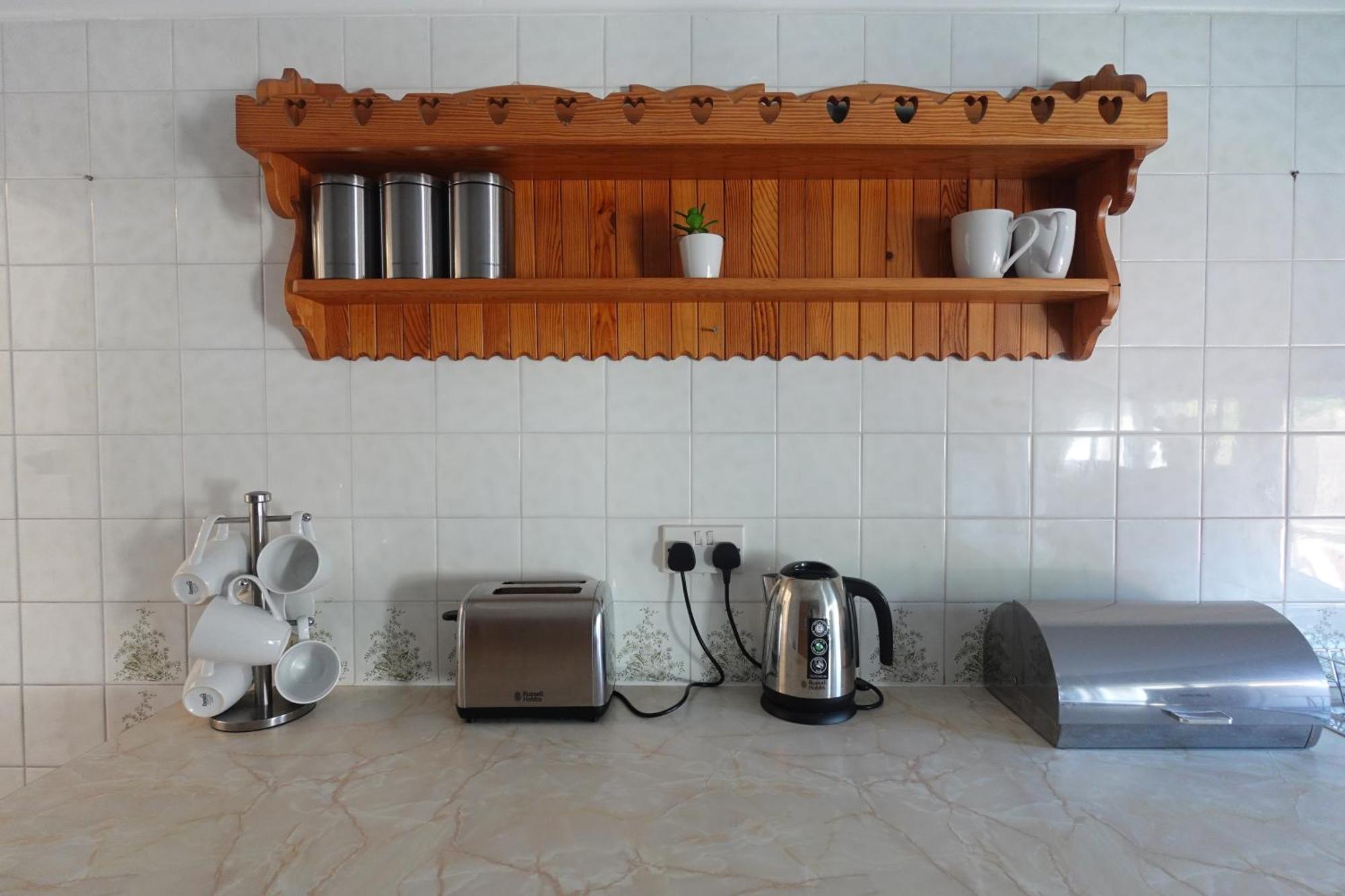 Apartment In Canford Cliffs Close To Sandbanks Beach Пул Екстериор снимка