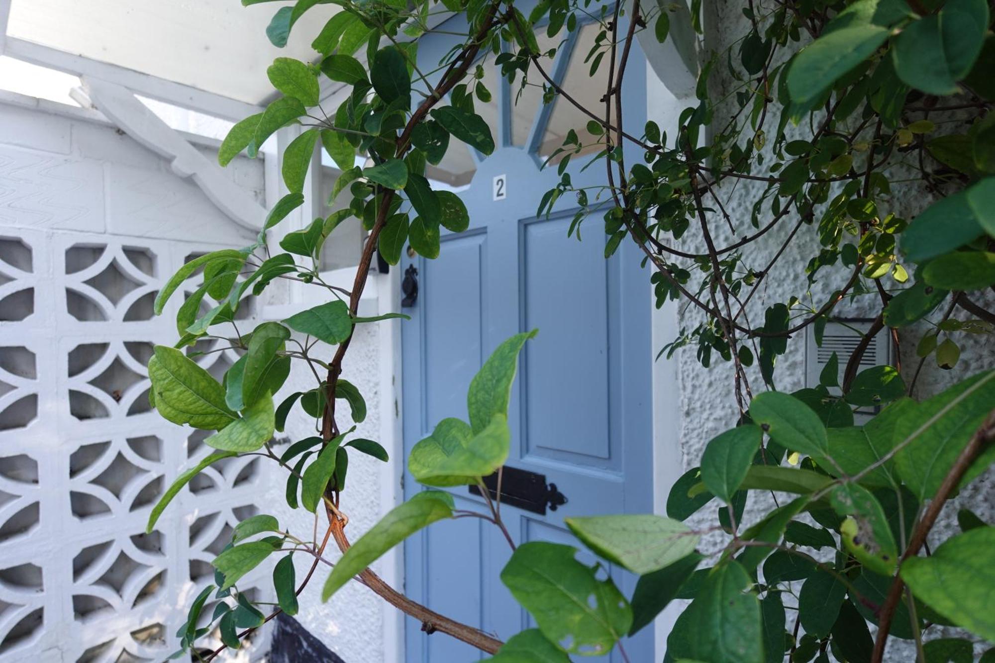 Apartment In Canford Cliffs Close To Sandbanks Beach Пул Екстериор снимка